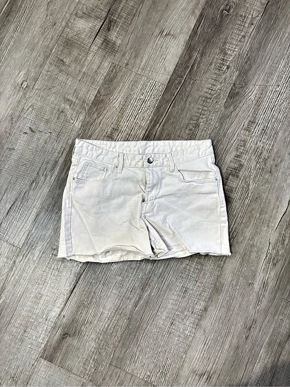 H&M Women's Denim Mid-Rise Jean Shorts in White